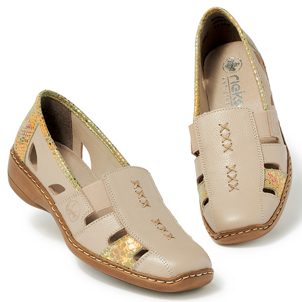 スリップオンシューズ