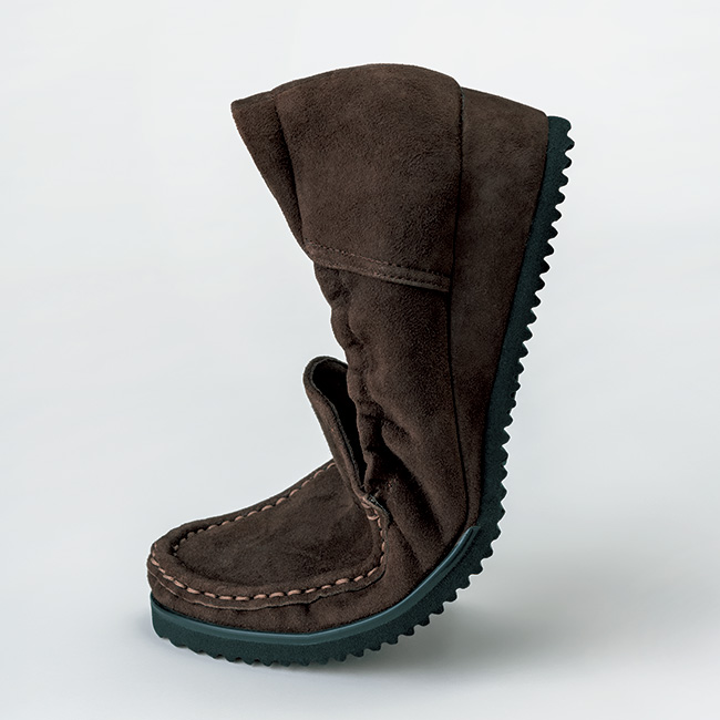 柔らかソールの4E軽量シューズ