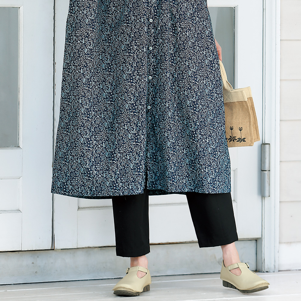 斜めポケットのゆったりパンツ