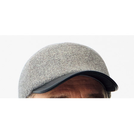 レザー使いのベースボールキャップ