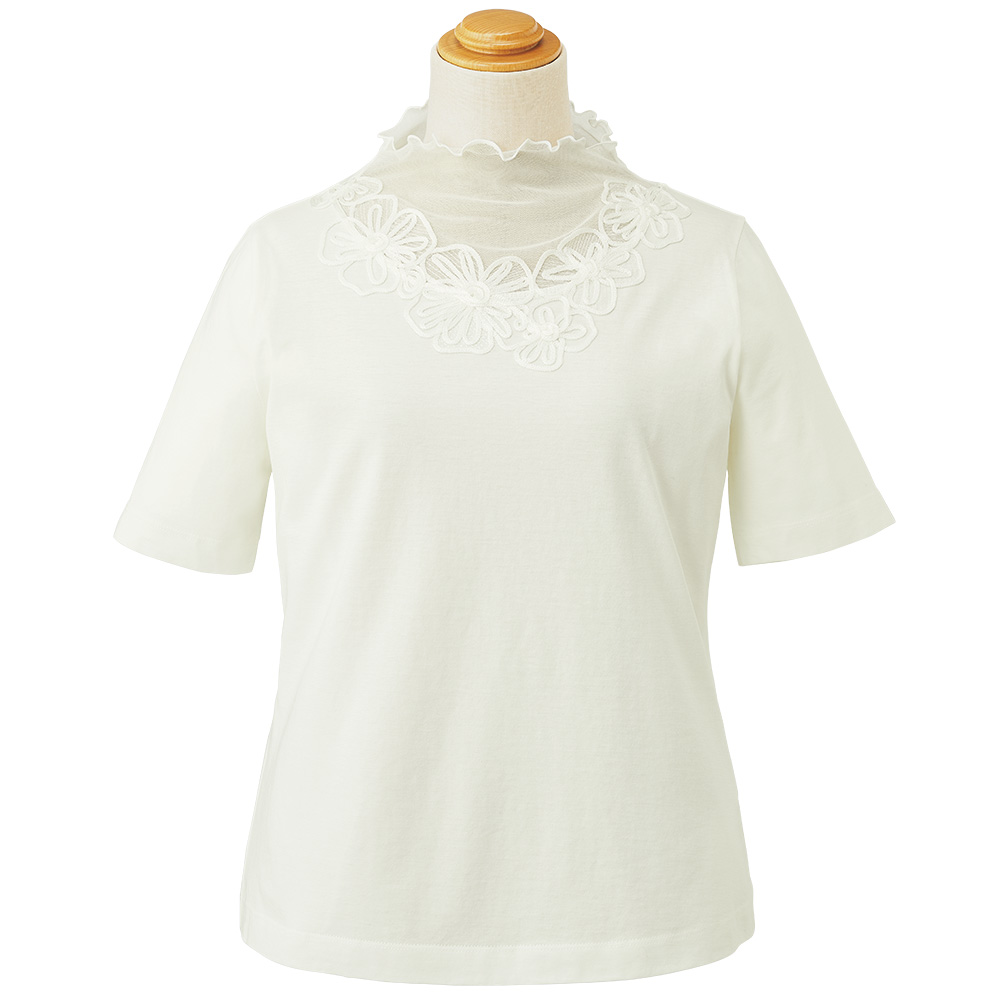 刺しゅうとチュールのコットンプルオーバー