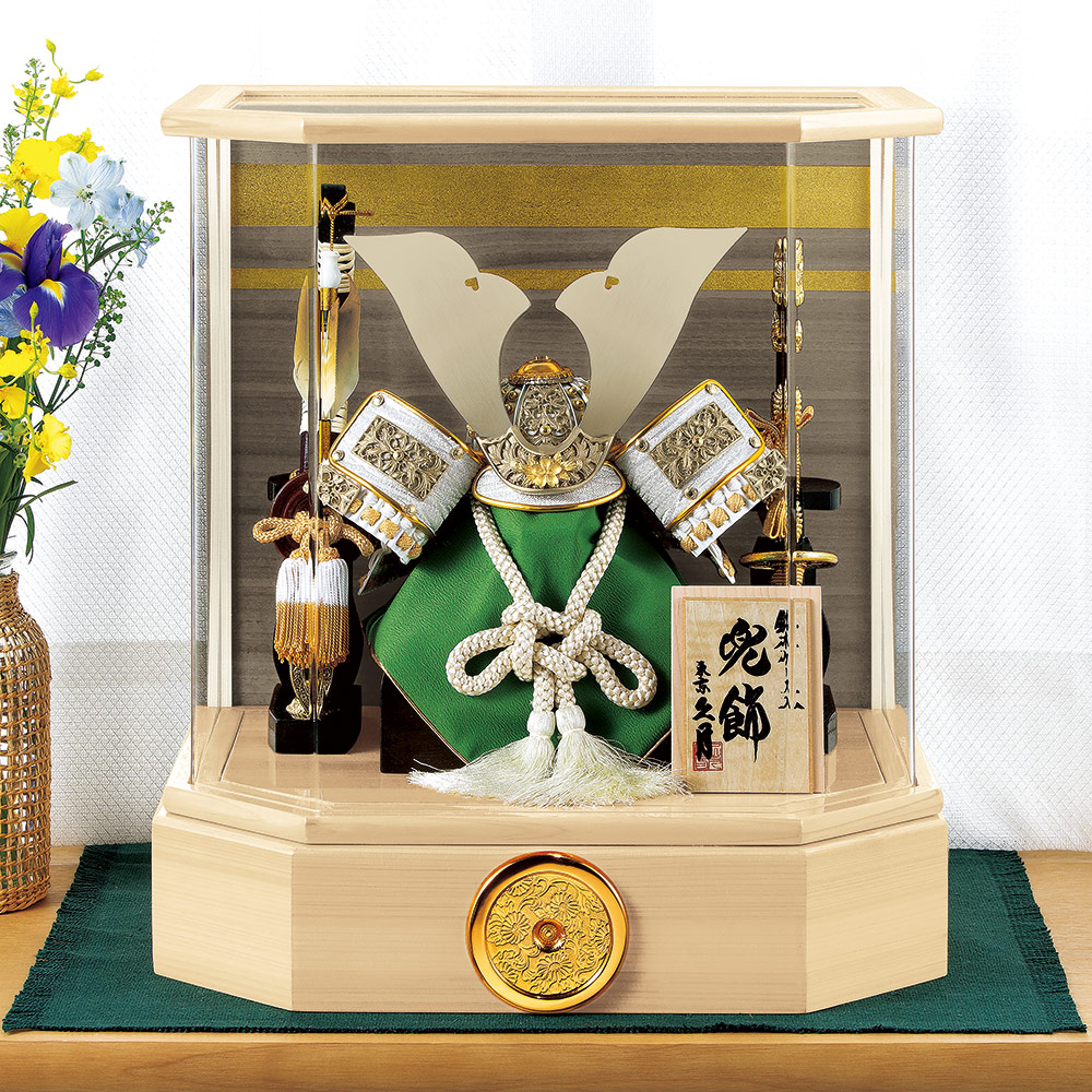 正絹白黄糸縅兜飾り(六角ケース入り)