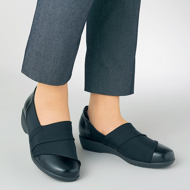 撥水ストレッチスリップオン