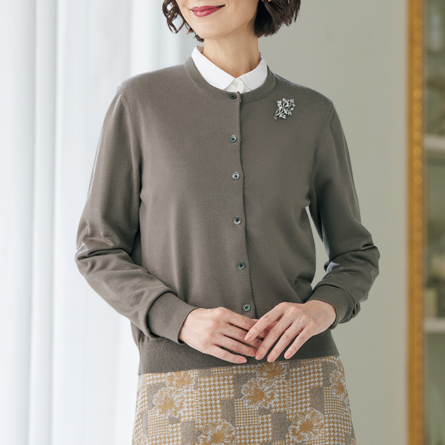 洗えるウール・クルーネックカーディガン