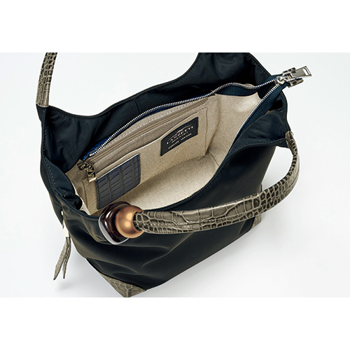 ナイロンハンドバッグ