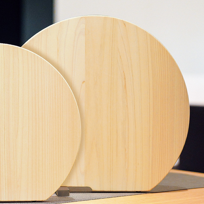 飛騨ひのきの立つまるいまな板／M