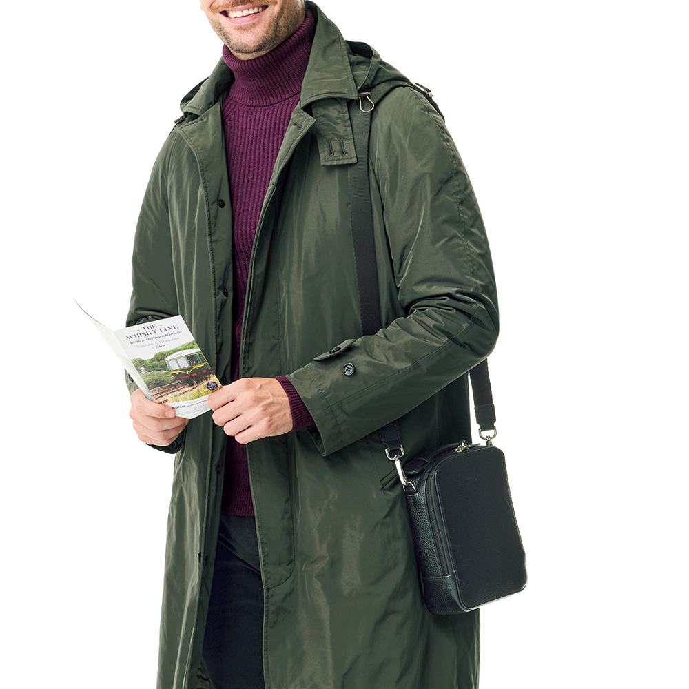 コンパクトレザーショルダーバッグ