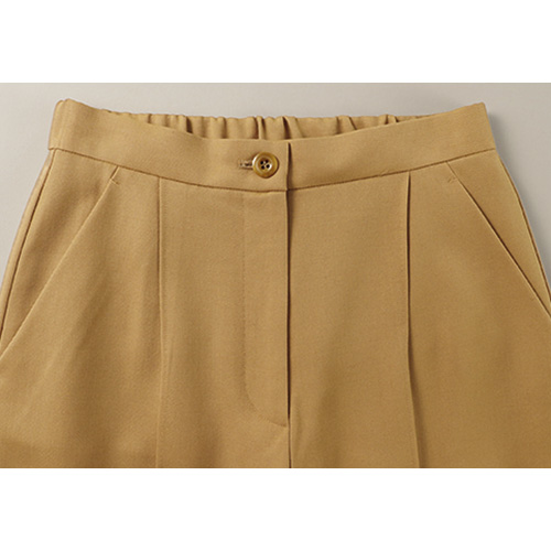 ピンタック使いウールセミワイドパンツ