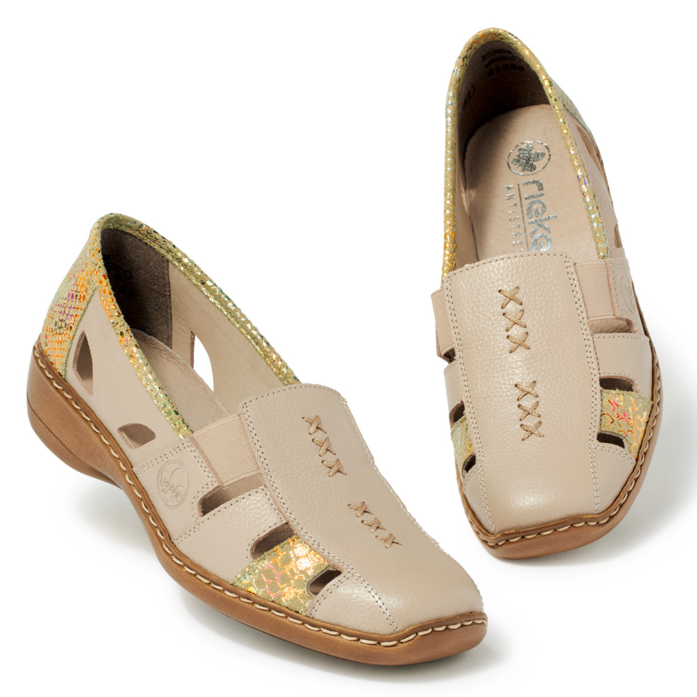 スリップオンシューズ