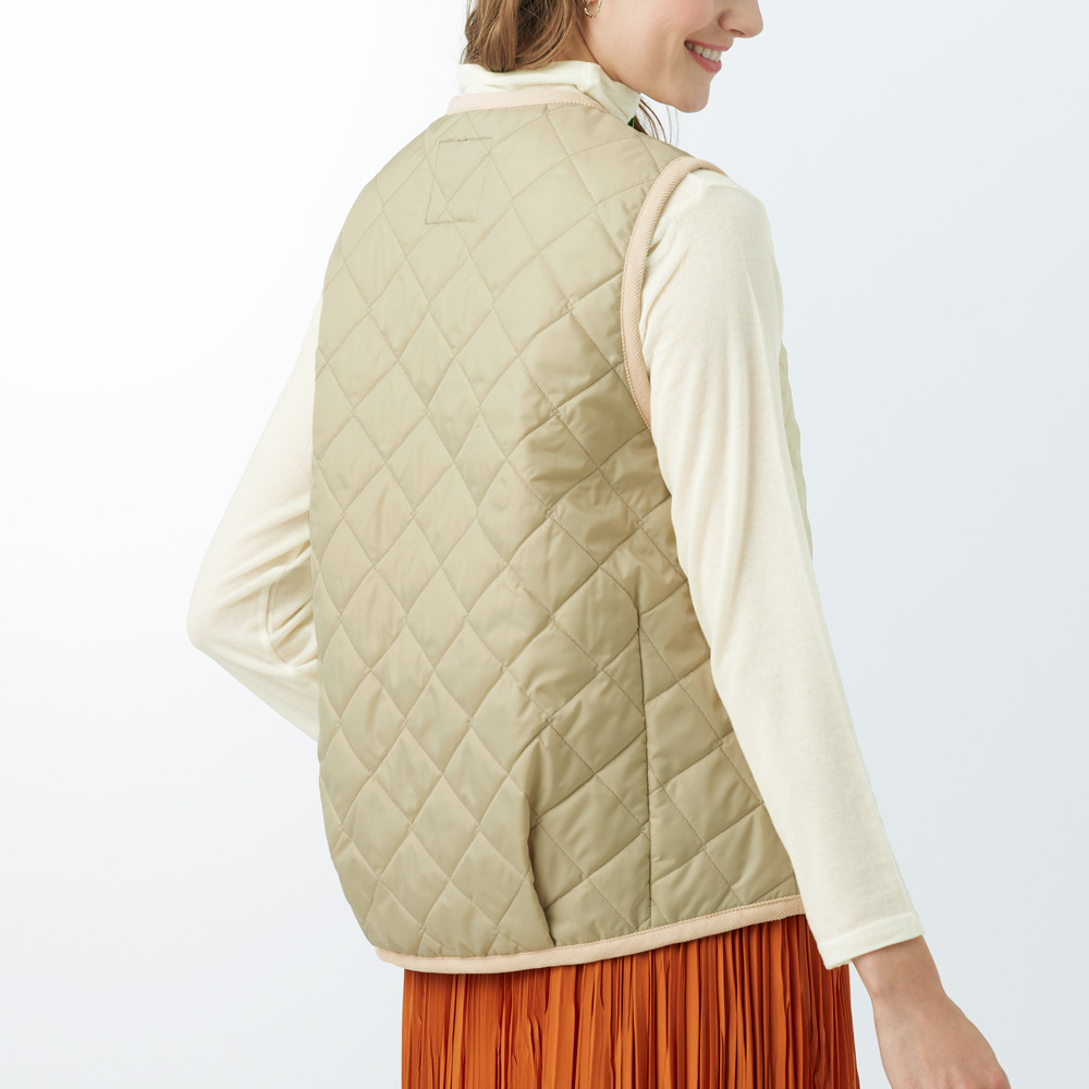 薄中わたコクーンキルティングジレ