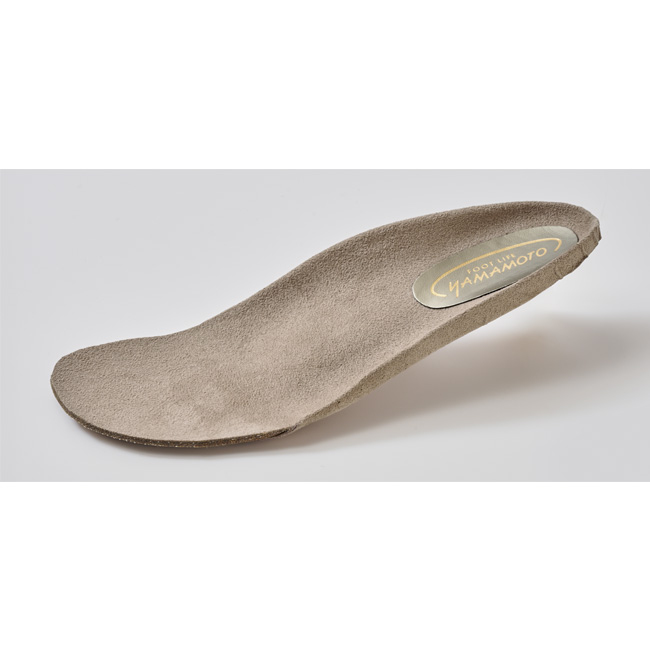 シンプルな4Eスリップオン