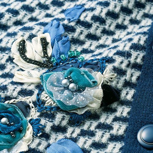 バラ柄手刺しゅう入りニットジャケット