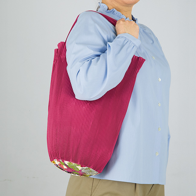 リバティプリント／ポケッタブルバッグ