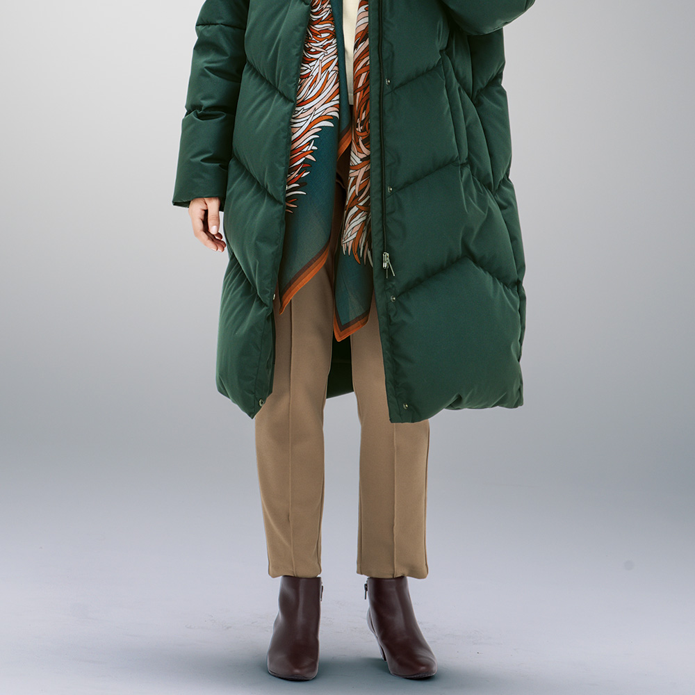 ジョーゼット風ピンタックテーパードパンツ