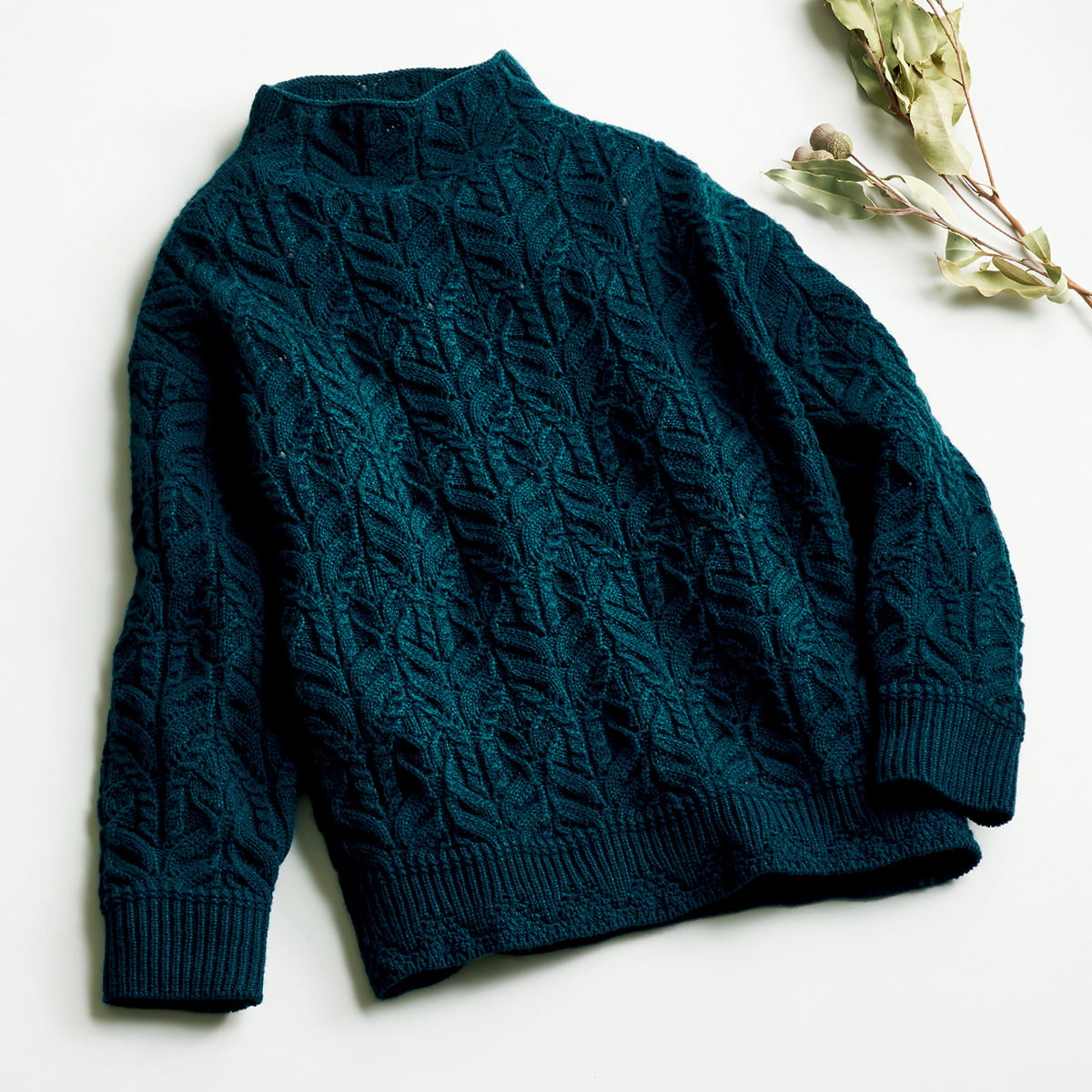 ケーブル模様編み・ウールプルオーバー