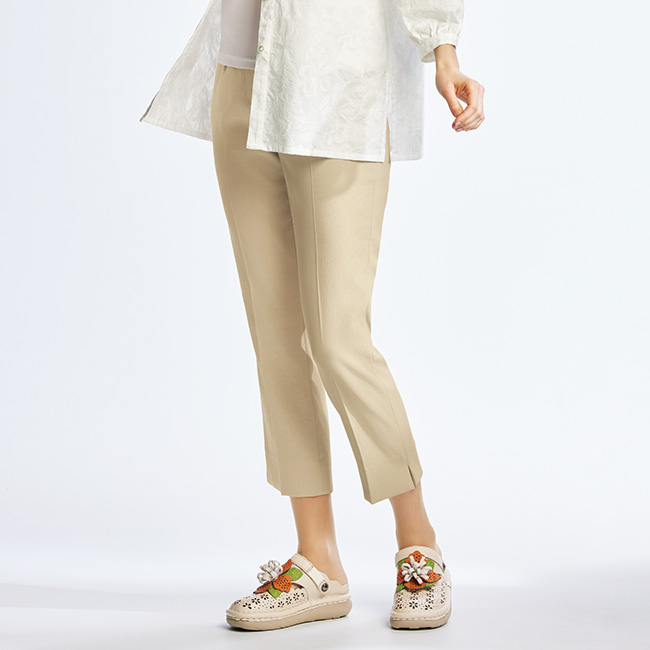 フラワー付きサンダル