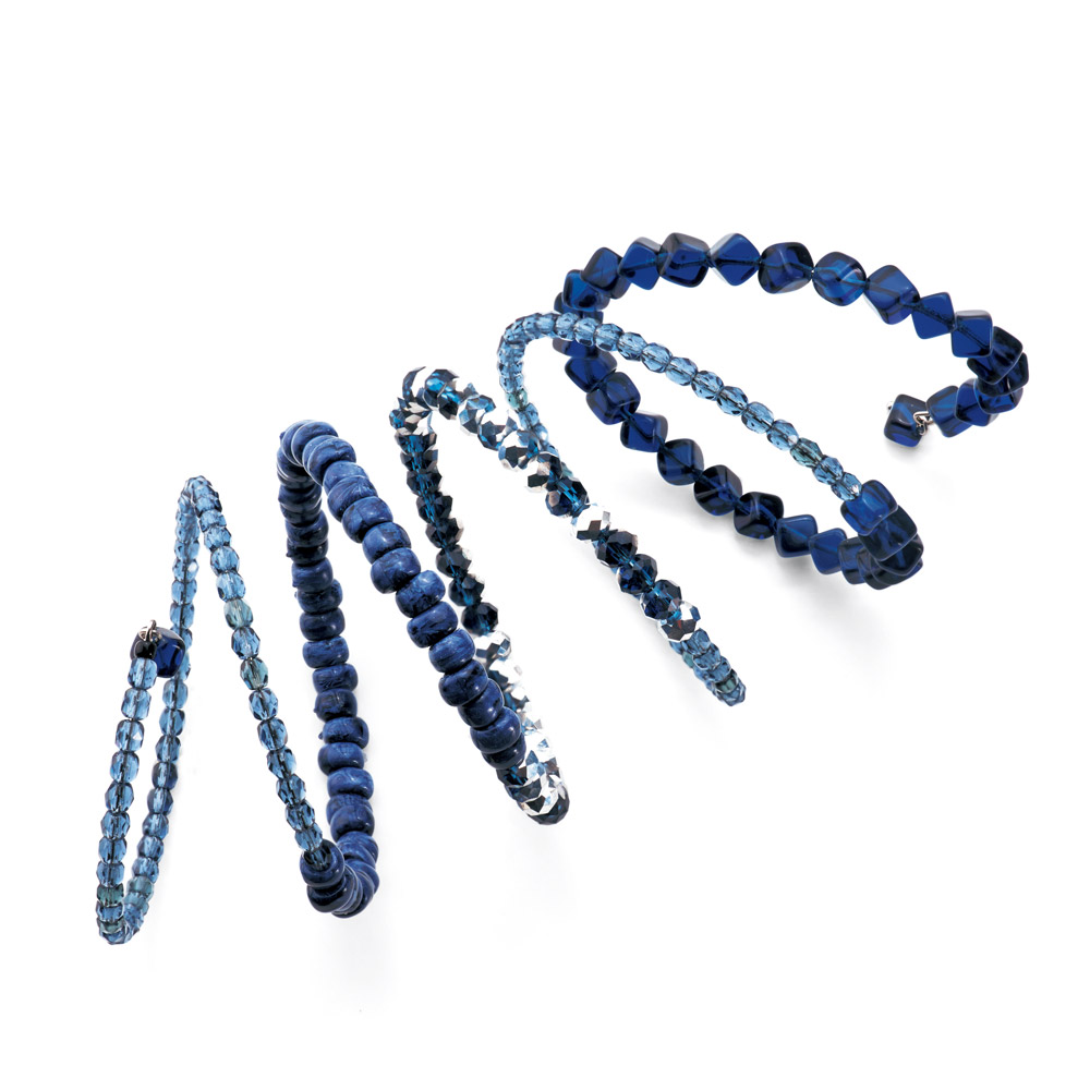 ビーズコイルバングル