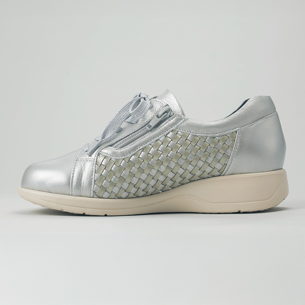 高井龍二 軽量ソールのメッシュレザースニーカー | ライトアップ  