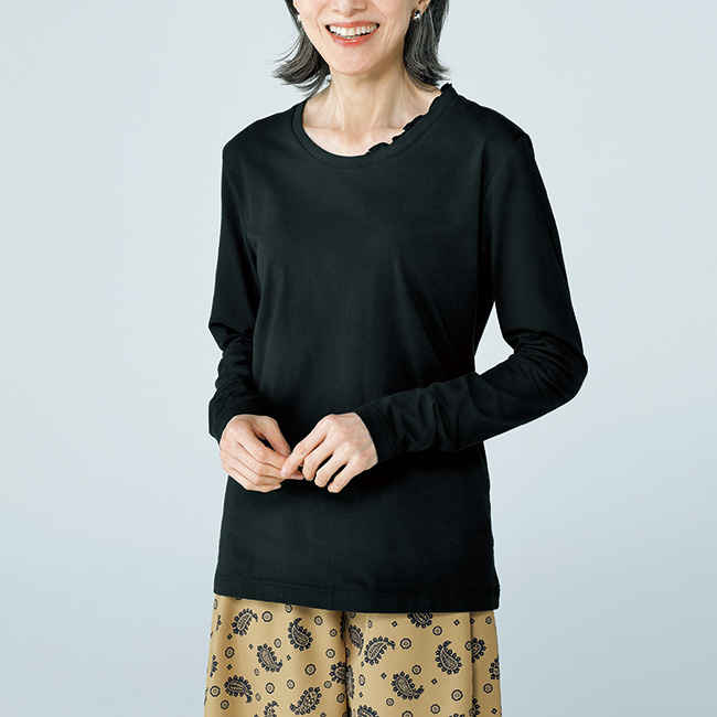 フリル使いプルオーバー