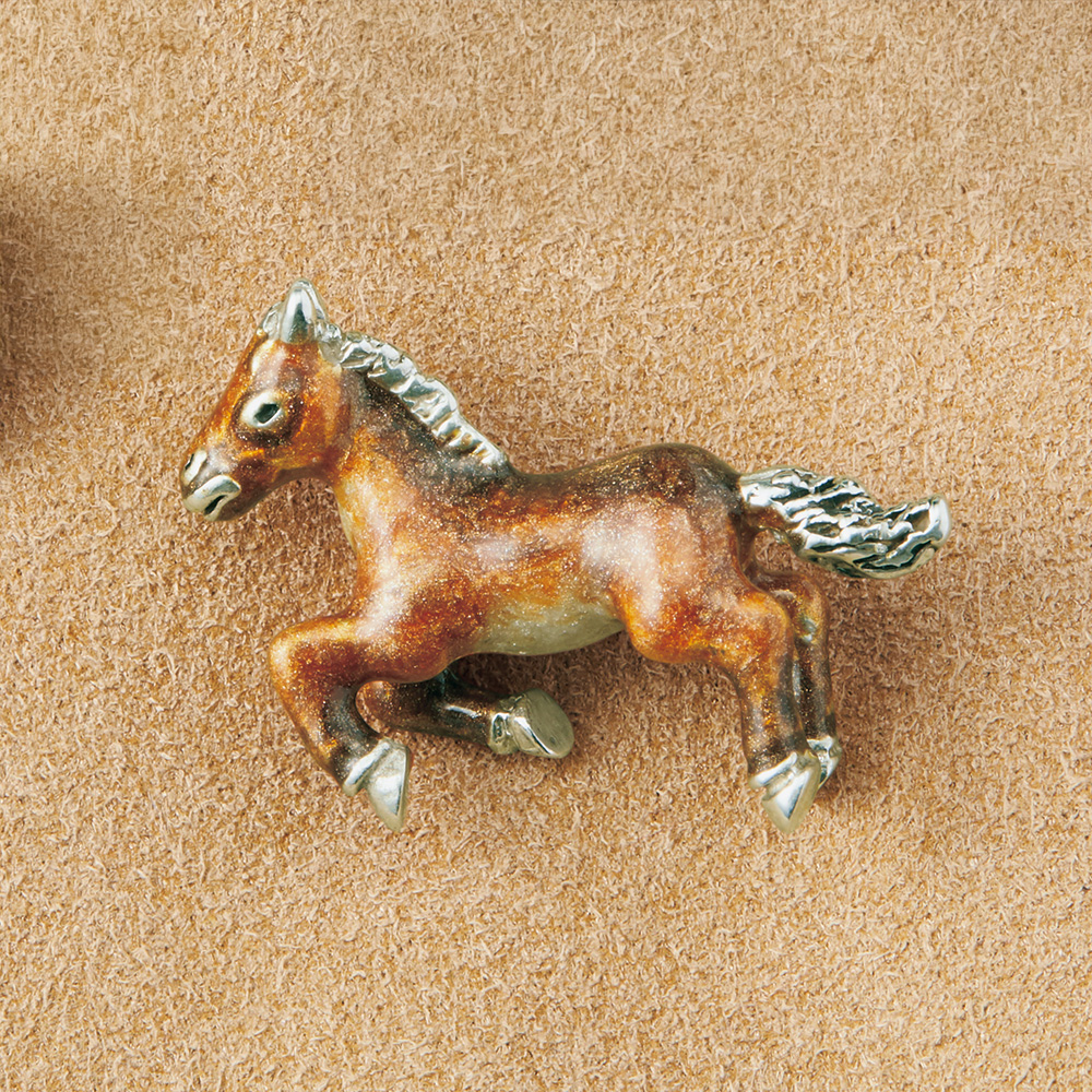 ピンブローチ／ウマ