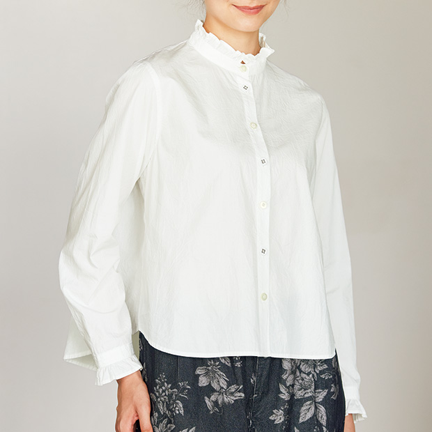 フリル使いワッシャー加工ブラウス