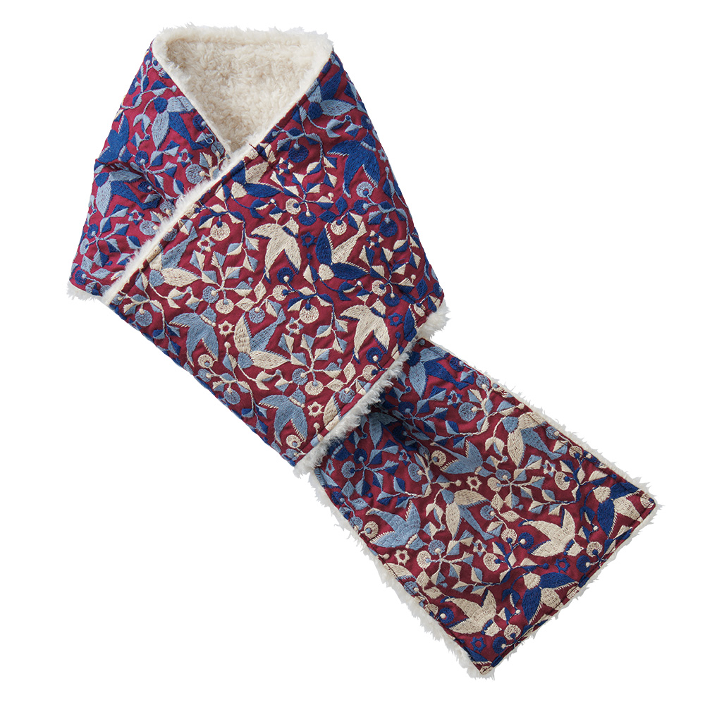 刺しゅう生地を使ったネックウォーマー