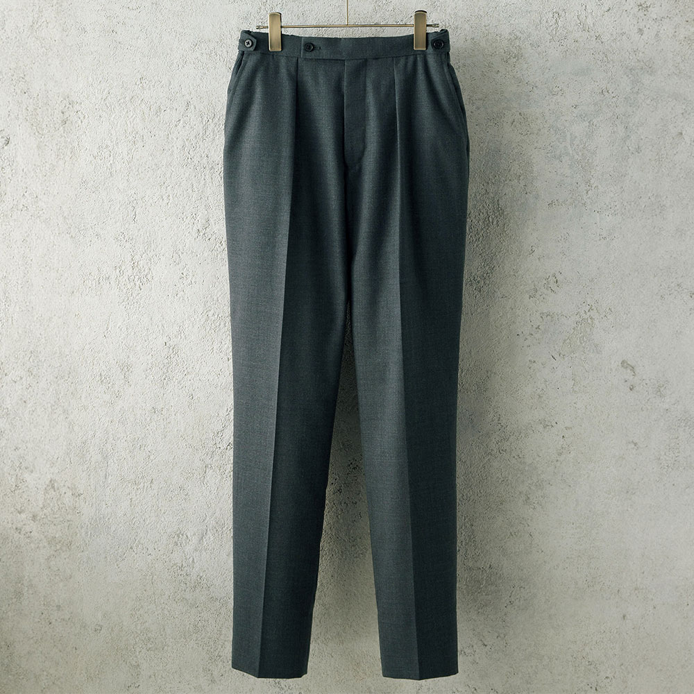 ウール混ストレッチテーパードパンツ／当社限定モデル
