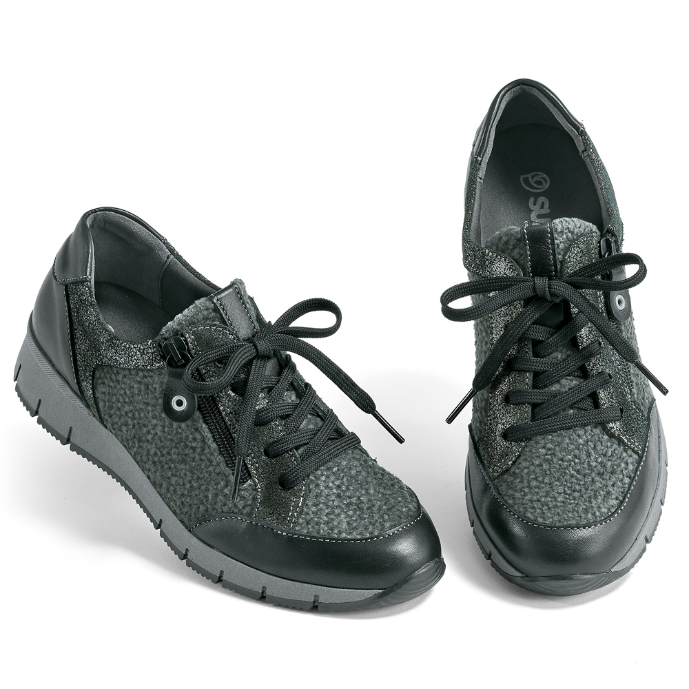 4E・ファスナー付きボアスニーカー