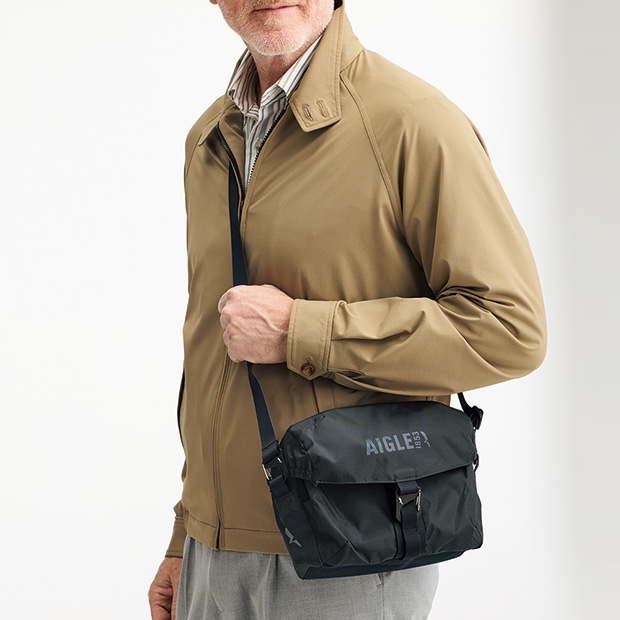 軽量ショルダーバッグ