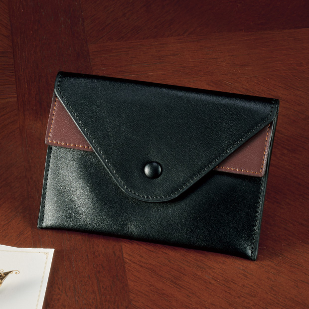 仕分け上手なカーフレザーウォレット