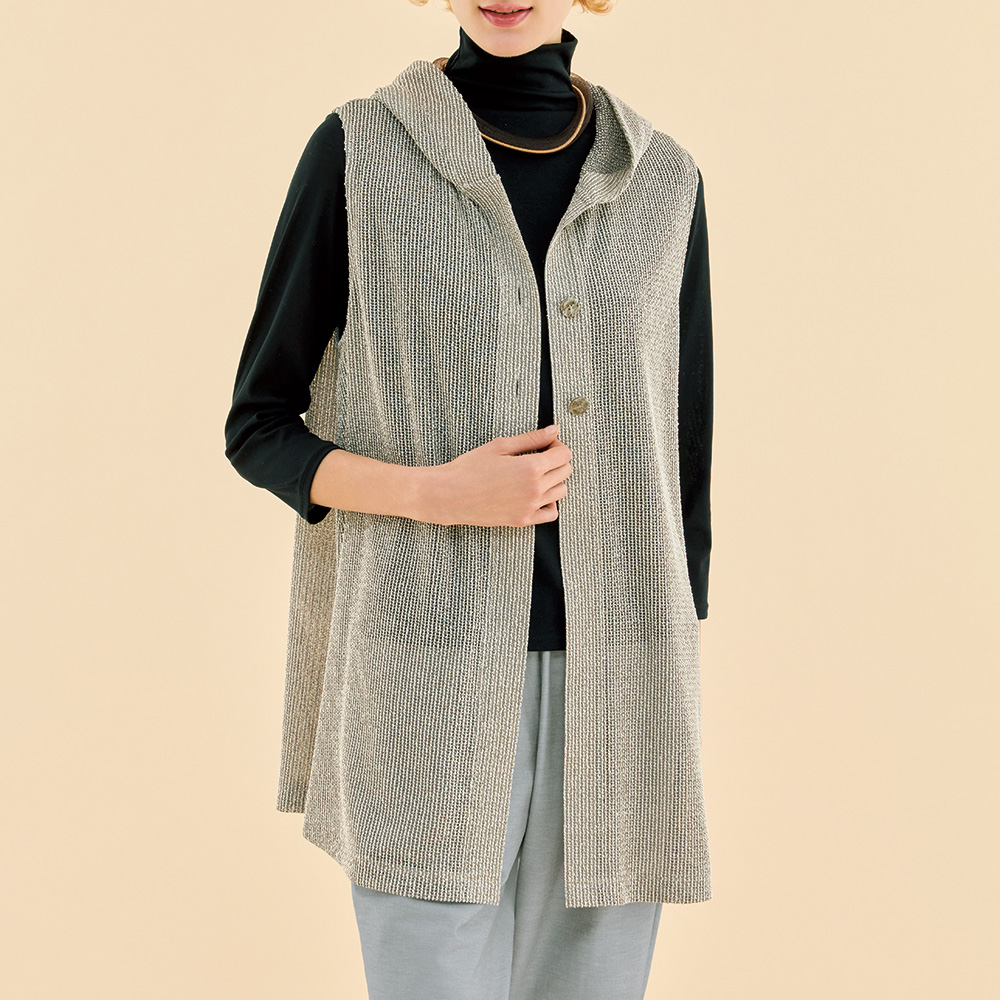 軽やかメッシュベスト