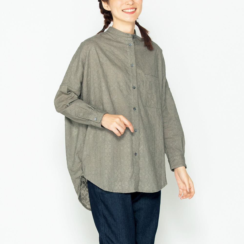 クロス刺しゅうブラウス／当社限定モデル