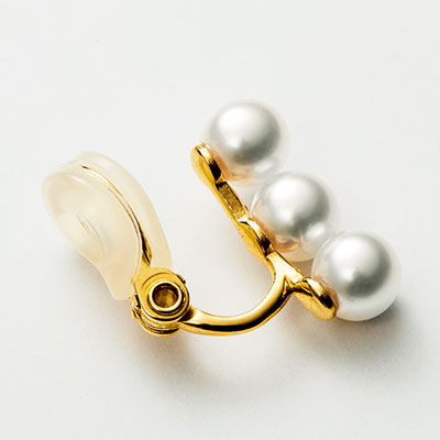 伊勢志摩産アコヤベビーパール3珠イヤリング