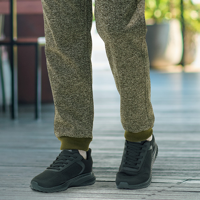 スリップインズ・快適フィットの4Eスニーカー