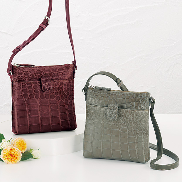 マットクロコのショルダーバッグ