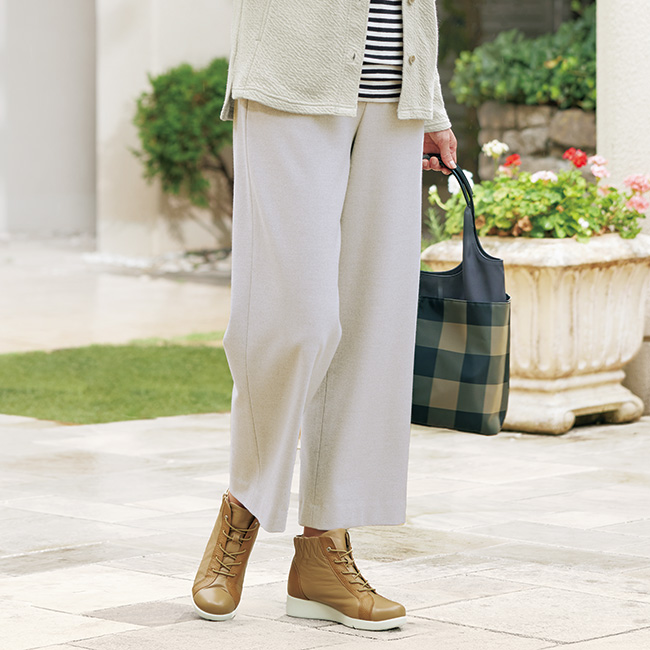 驚くほど軽いチュール×ナイロンのコンビトート