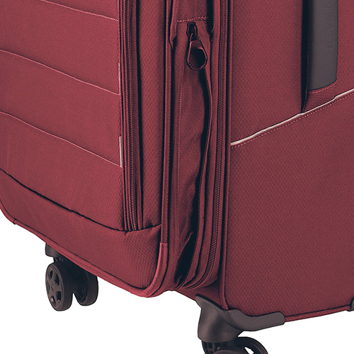 軽量4輪スーツケース／M（62－68L）
