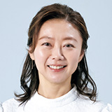 安達直美氏