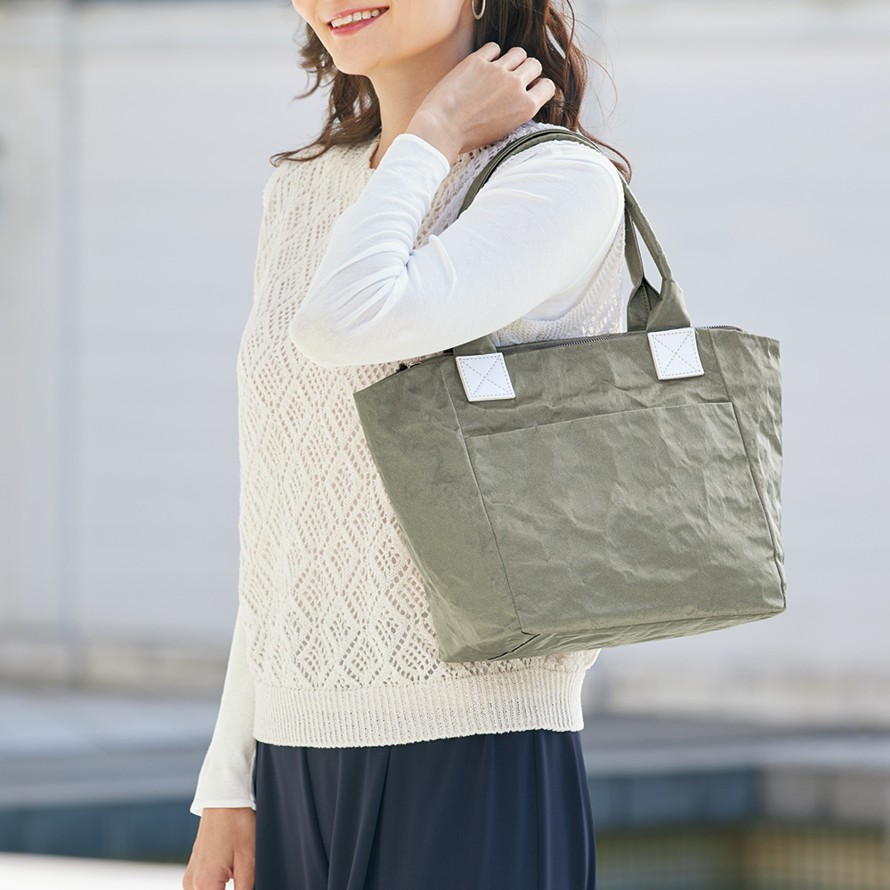 透かし編みのベスト