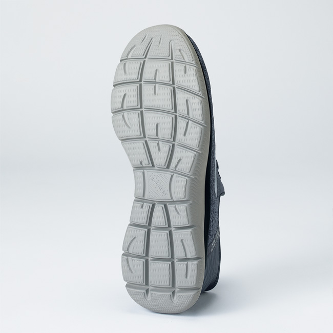 スリップインズ･伸びやかメッシュの4Eスニーカー