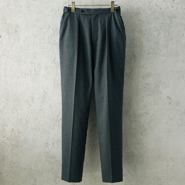 ウール混ストレッチテーパードパンツ／当社限定モデル
