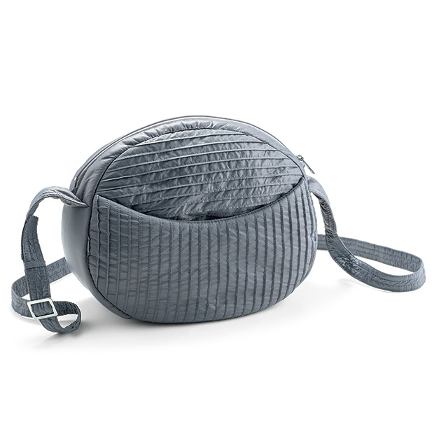 ナイロンキルトオーバルポシェット