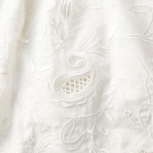 カットワーク刺しゅうブラウス