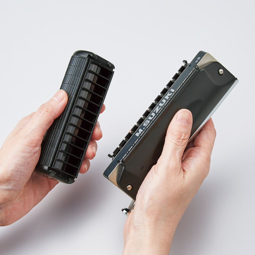 消音器付クロマチックハーモニカ