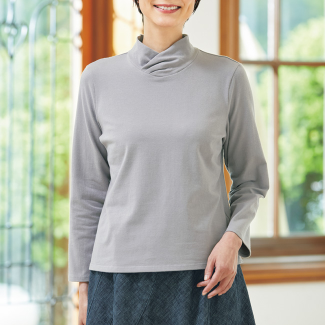 クロスカラーハイネックプルオーバー