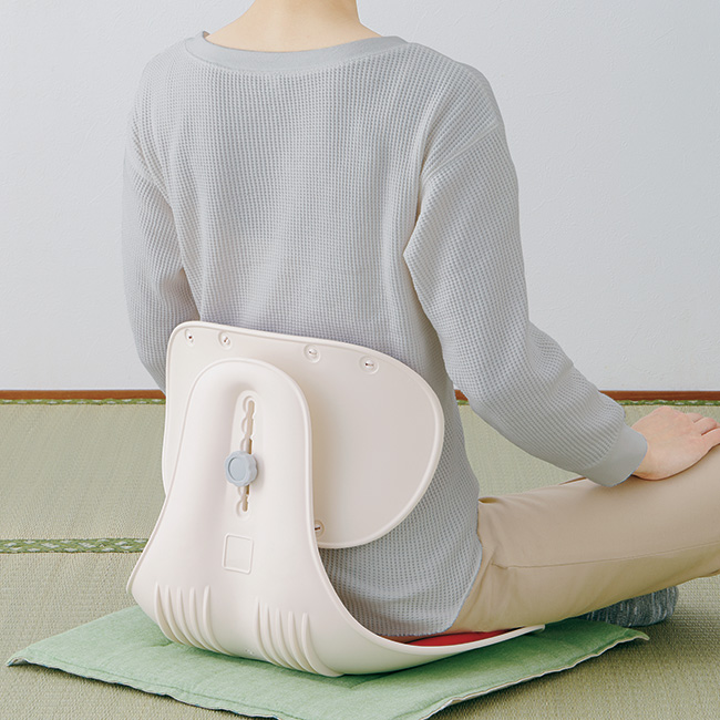 腰にピタッと美姿勢チェア
