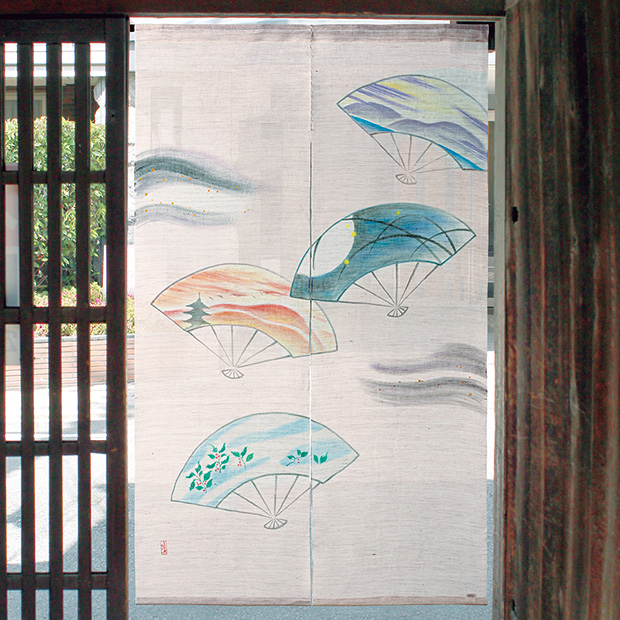 手描きのれん「枕草子扇面図」