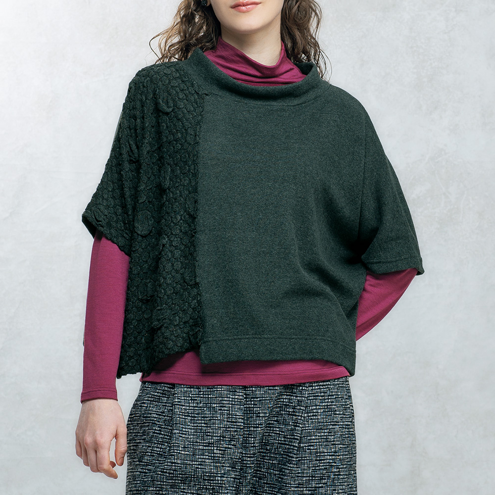 ドットジャカード使いのデザインプルオーバー