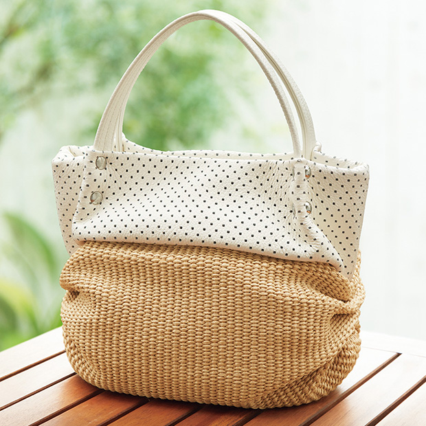 パンチングレザー使いハンドバッグ