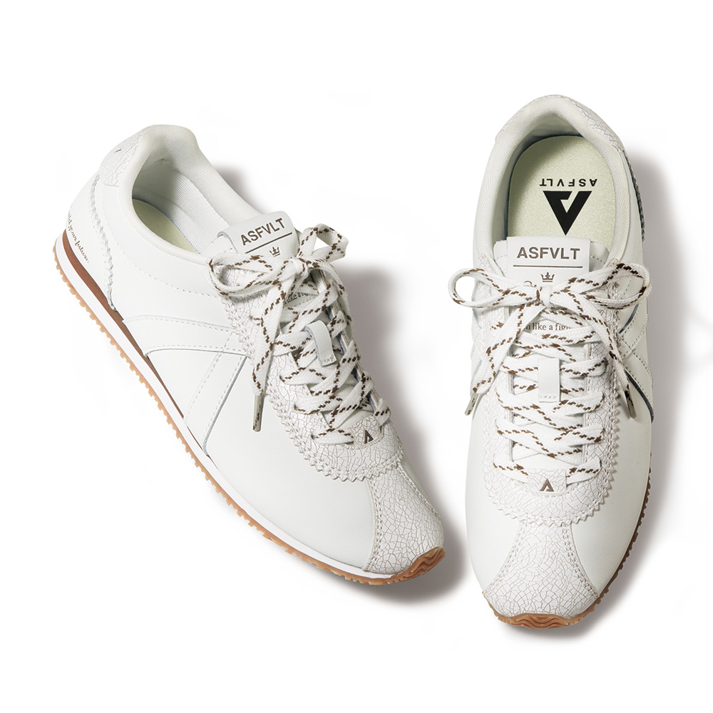 軽量ソフトレザースニーカー